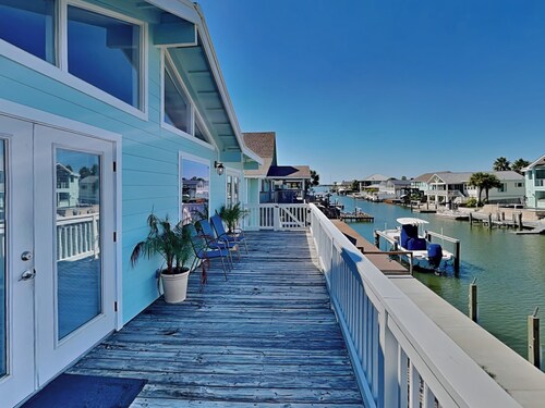 Sandy Oasis | Pet Friendly, Waterfront, Boat Dock!