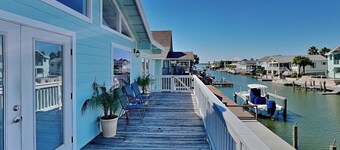 Sandy Oasis | Pet Friendly, Waterfront, Boat Dock!