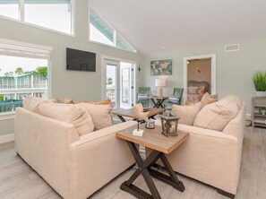 Smart TV, DVD player - Sandy Oasis | Pet Friendly, Waterfront, Boat Dock! (Rockport)