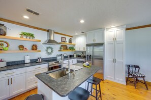 Refrigerador, microondas, parrilla de estufa y lavavajillas 
