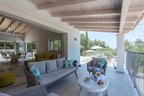 Luxury Villa | Living area