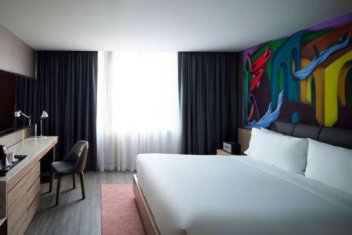 Habitación estándar, 1 cama de matrimonio grande | Ropa de cama de alta calidad, edredones de plumas, minibar y caja fuerte