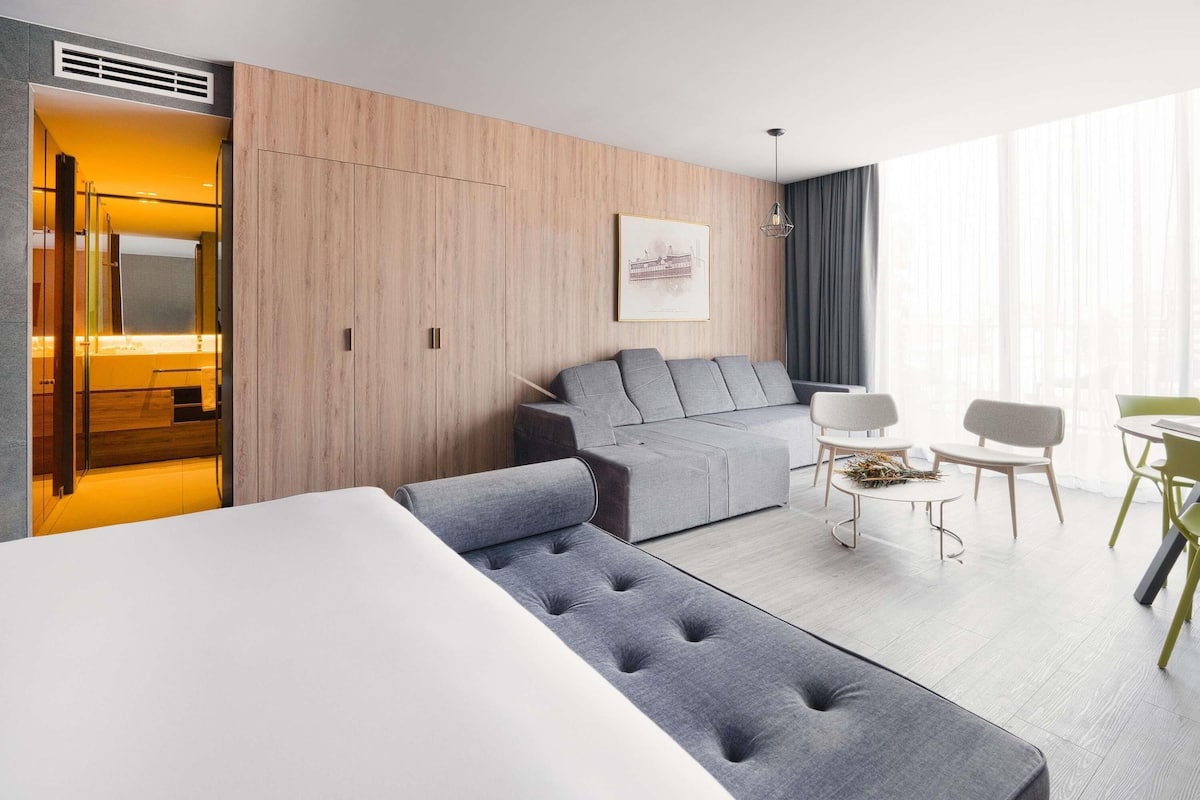 Suite, 1 King Bed, Terrace (Skyline) | 1 bedroom, premium bedding, down comforters, minibar