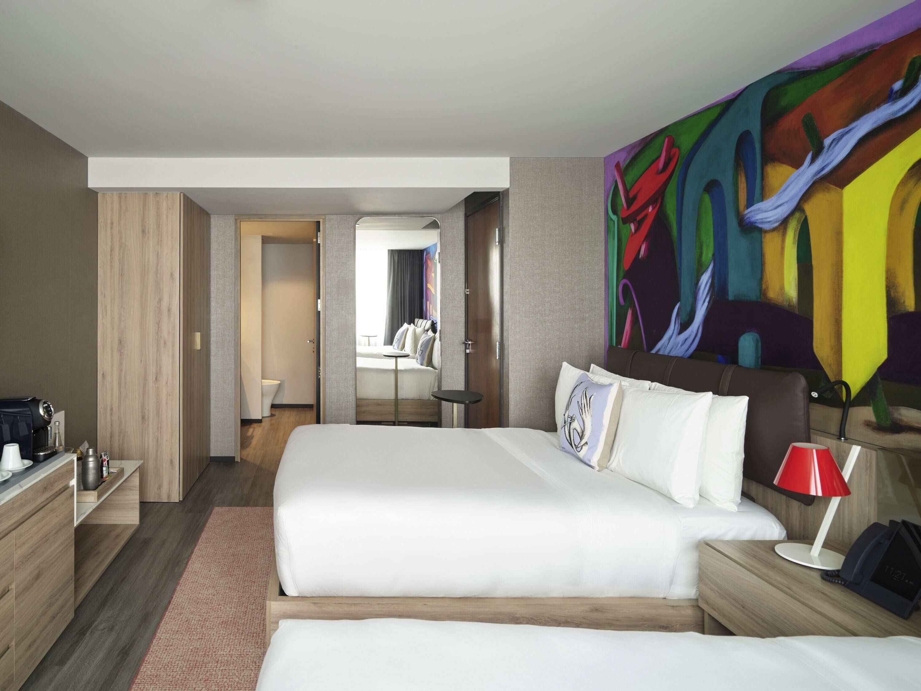 Standard-huone, 2 parisänkyä | Ylelliset vuodevaatteet, untuvapeitot, minibaari, tallelokero huoneessa