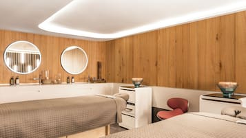 Couples treatment rooms, body treatments, body wraps, body scrubs