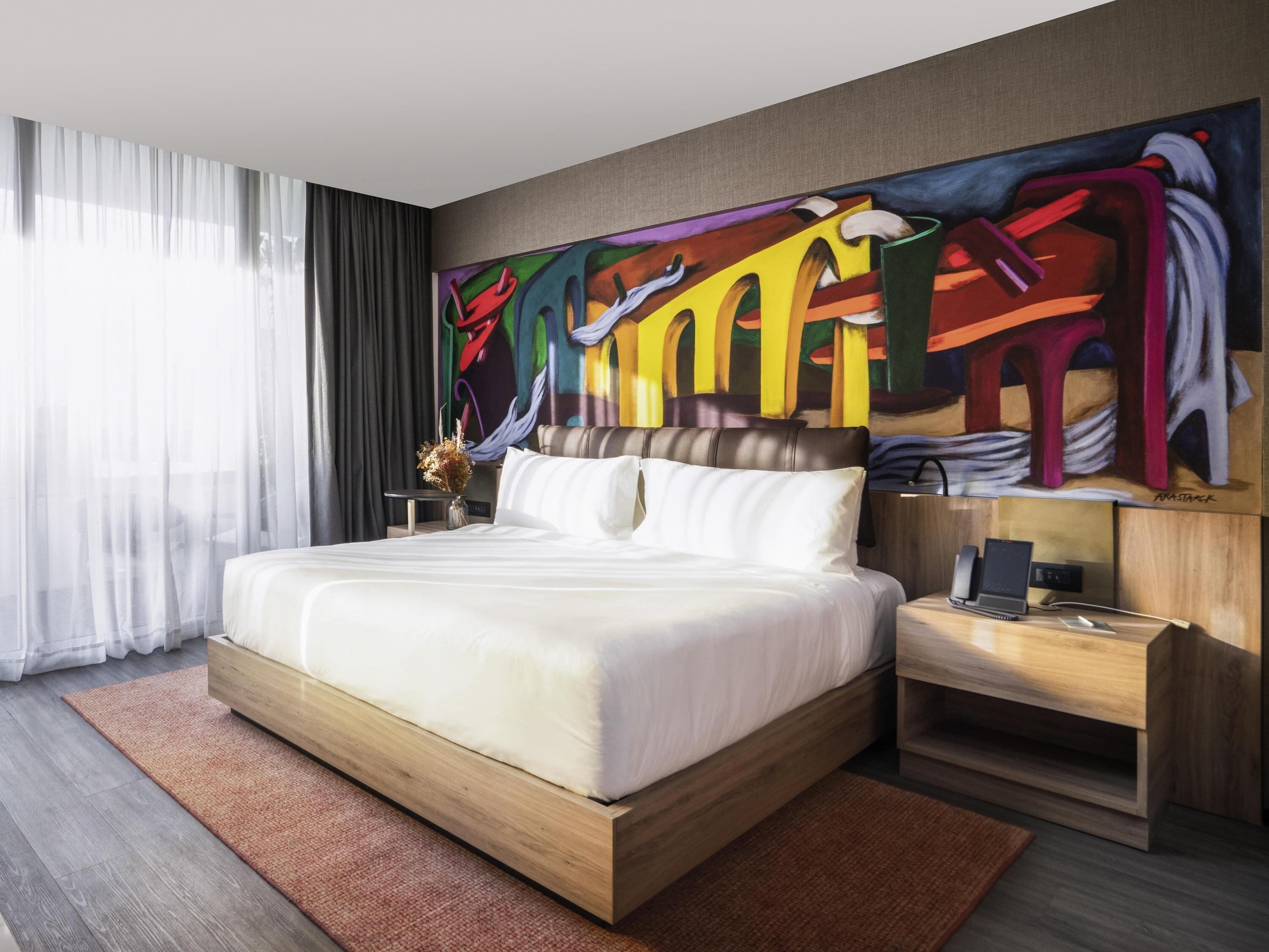 Habitación superior, 1 cama de matrimonio grande (Skyline) | Ropa de cama de alta calidad, edredones de plumas, minibar y caja fuerte