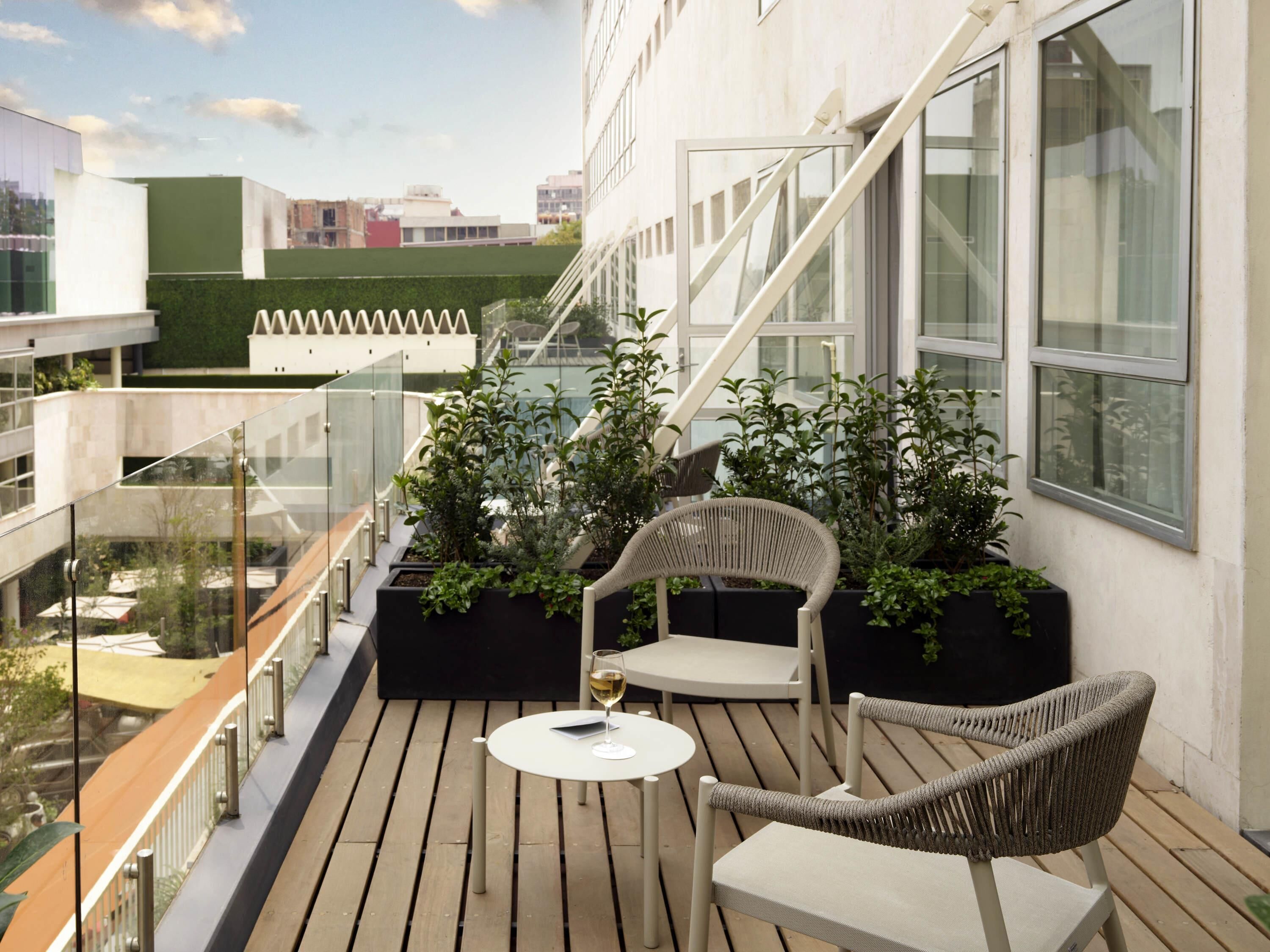 Suite, 1 King Bed, Terrace