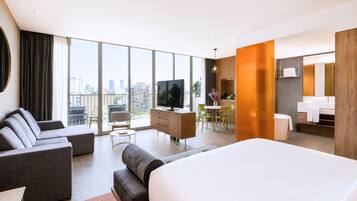 Suite, 1 cama King size, balcón (Condesa) | Ropa de cama de alta calidad, edredón y minibar