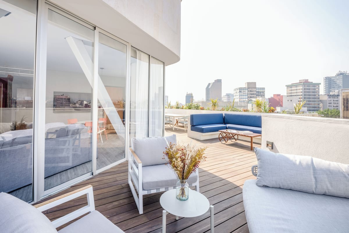 Penthouse, 1 King Bed (Condesa)