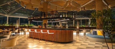 Bar (en el alojamiento)