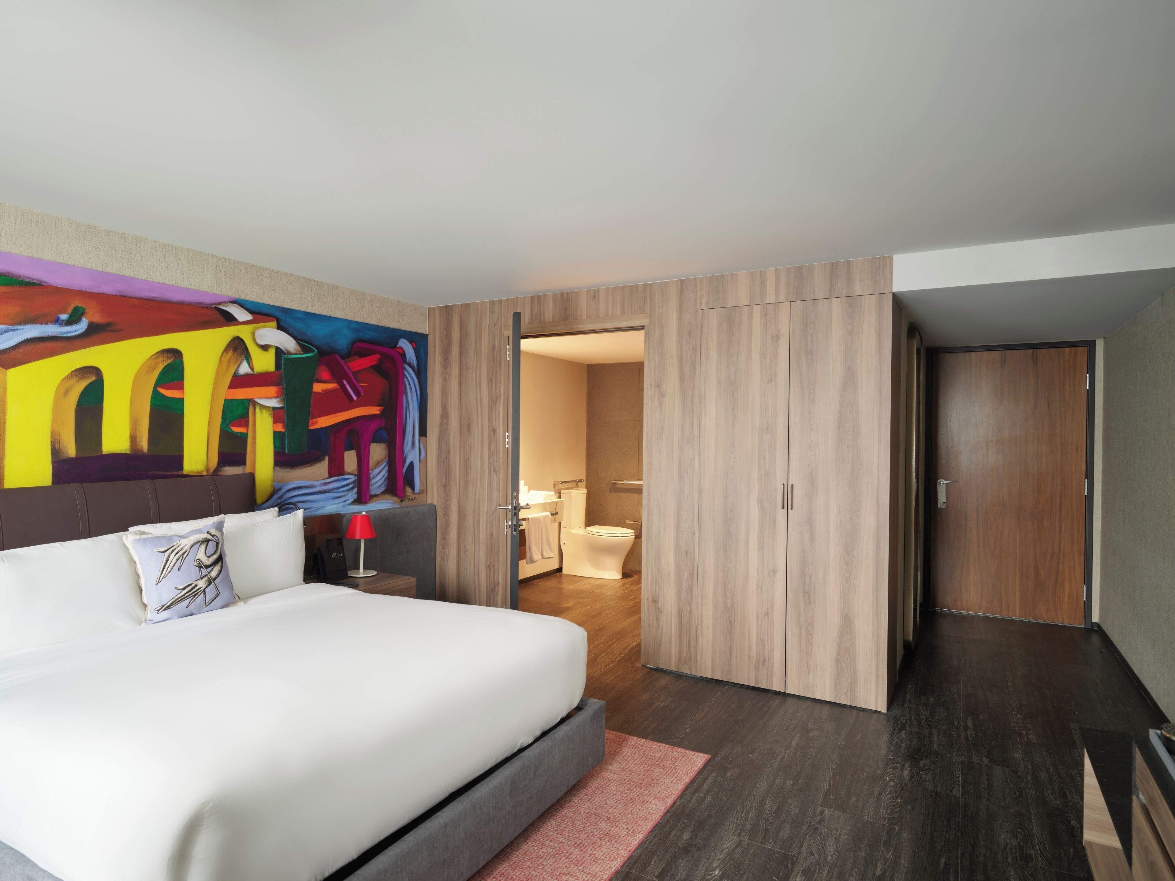 Superior Room, 1 King Bed, Accessible | Premium bedding, down comforters, minibar, in-room safe