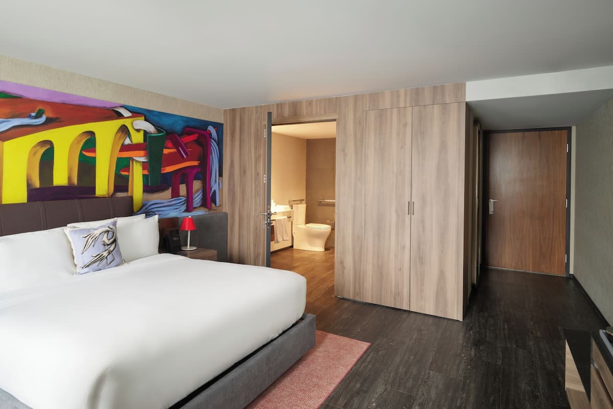 Superior Room, 1 King Bed, Accessible