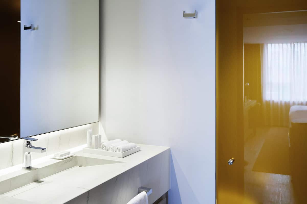 Quarto standard, 2 camas de casal | 1 quarto, roupas de cama premium, edredons de pluma, frigobar