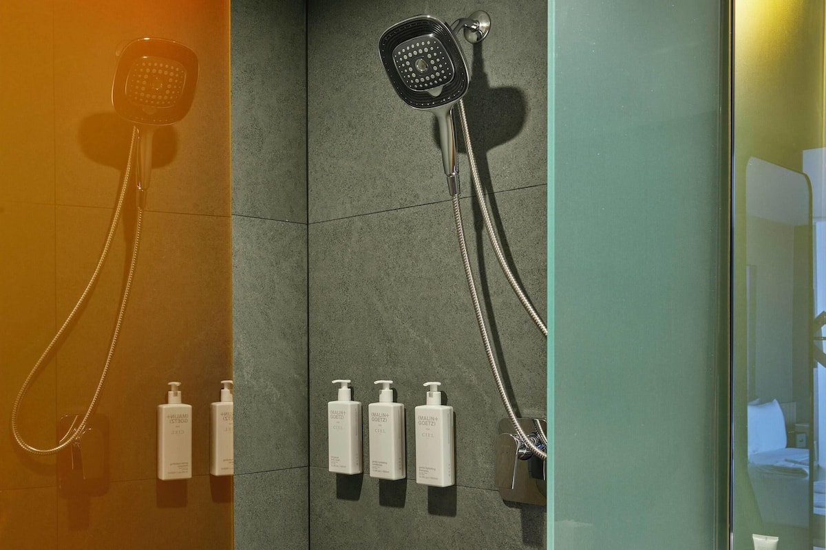 Literie de qualité supérieure, couette en duvet d'oie, minibar