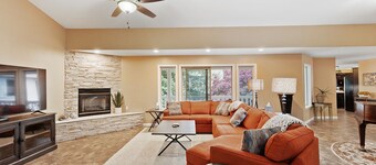 Luxury Villa with King Beds, Game Room, Sleeps 11