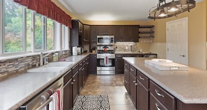 Luxury Villa with King Beds, Game Room, Sleeps 11