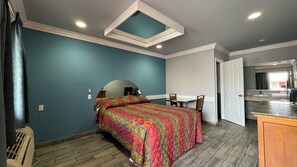 Single Room | Free WiFi, bed sheets - Hiland Motel (Long Beach)