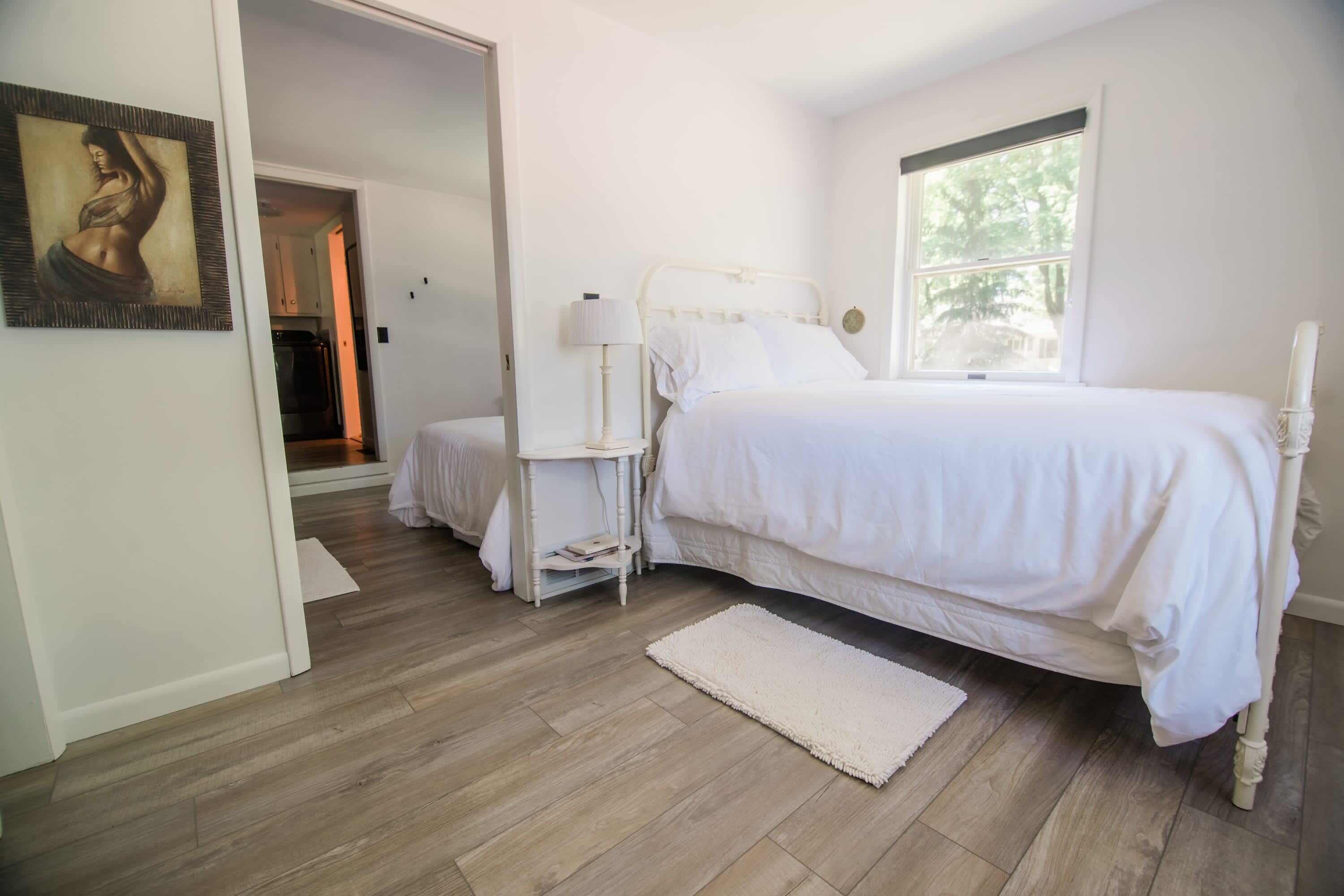 2 habitaciones, tabla de planchar con plancha, wifi y ropa de cama 