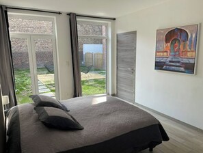 3 slaapkamers, een bureau, een strijkplank/strijkijzer, gratis wifi