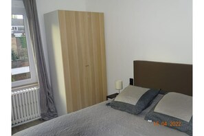 1 chambre, bureau, fer et planche à repasser, Wi-Fi gratuit