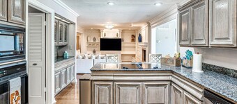 Oasis @ Hefner - Glamorous 3BR with Radiant Pool