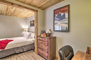 2 bedrooms, desk, iron/ironing board, free WiFi