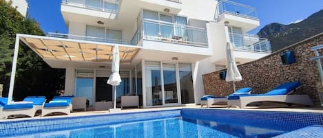 Alberca al aire libre