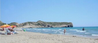 Villa with pool - centrally located