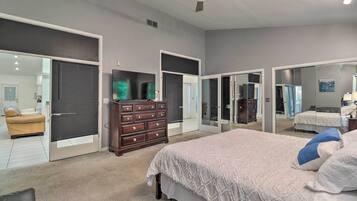 3 Schlafzimmer, Schreibtisch, Bügeleisen/Bügelbrett, Reisekinderbett