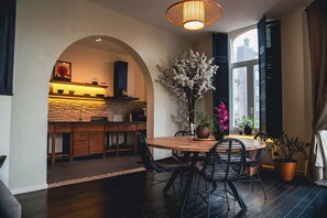 Mastersuite 1 - Theatersquare | 각각 다르게 가구 비치, 노트북 작업 공간, 무료 WiFi, 침대 시트