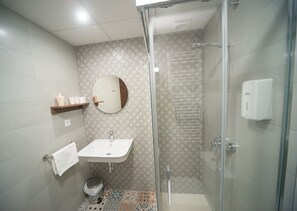 Standard Room | Bathroom - Casa Aurita (Ansó)