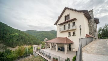 Façana frontal de l'allotjament