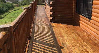 Beautiful Log Cabin close to beaches/Golf & Cabot Trail