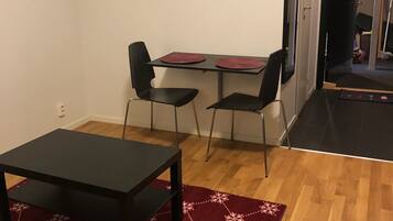 Apartment, 2 Twin Beds | Living room