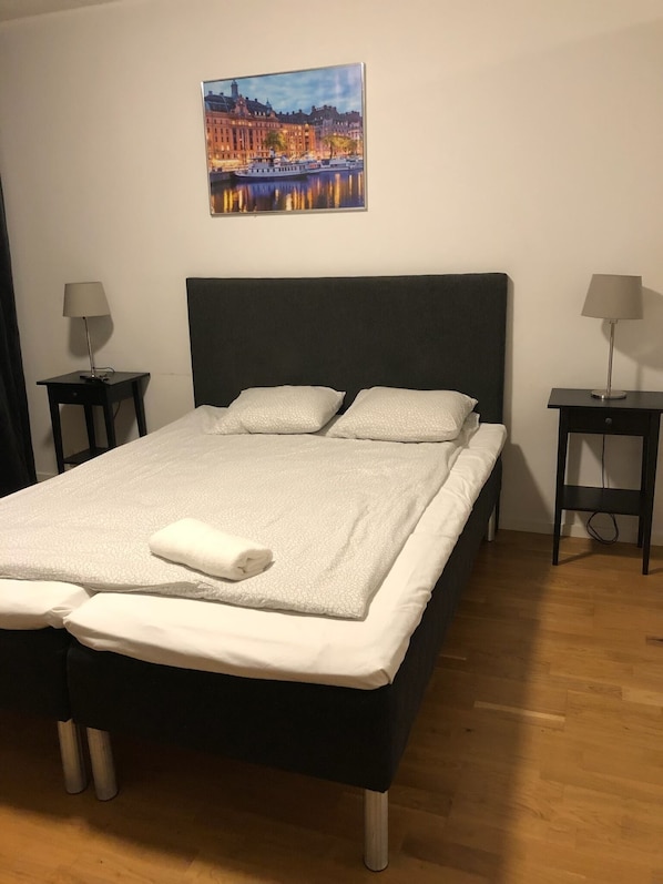 Apartment, 2 Single Beds | 1 bedroom, free WiFi, bed sheets