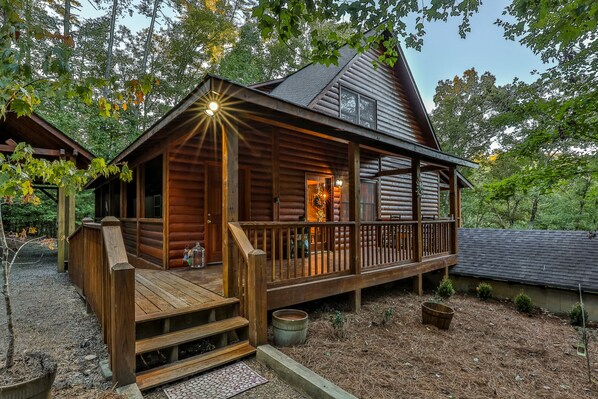 Exterior - Grand Slam Riverhouse - Dog Friendly, Hot Tub, Game Room/Minimum Age Requirement (Ellijay)