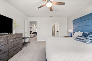 5 habitaciones, tabla de planchar con plancha, wifi y ropa de cama 