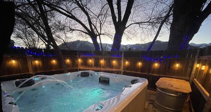 Heart Trail Lookout Unit 2 BRAND NEW 2024 HOT TUB and “The Griz” Cold Plunge!