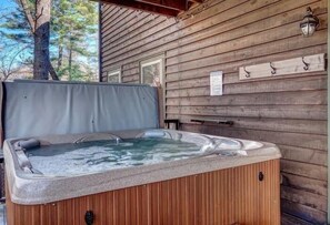 Bañera de hidromasaje al aire libre