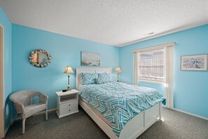 4 bedrooms, iron/ironing board, internet - 4 Bedroom Cottage in the Shore Drive section (Myrtle Beach)