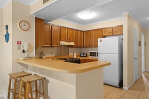 冰箱、微波炉、烤箱、炉灶