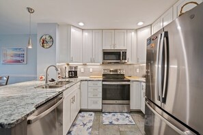 Fridge, microwave, oven, stovetop - Very Nice! Pelicans Watch 218 3 bedroom Condo, a short walk to Beach (Myrtle Beach)