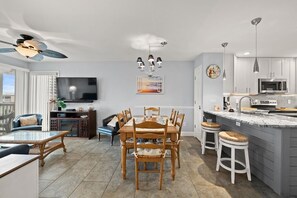 Dining - Very Nice! Pelicans Watch 218 3 bedroom Condo, a short walk to Beach (Myrtle Beach)