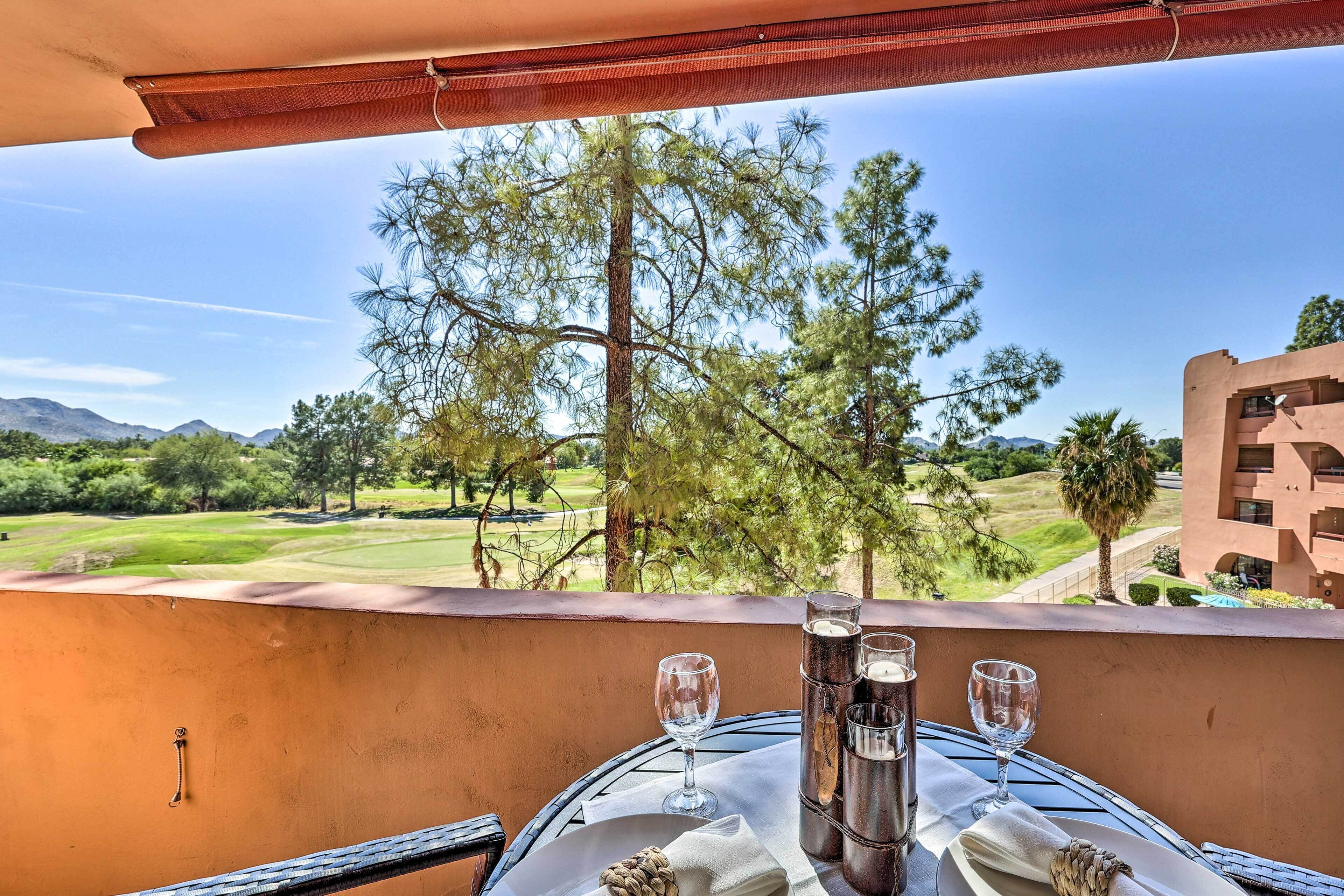 Chic Phoenix Condo w/ Mountain & Golf Course Views