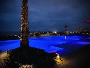 Piscina all'aperto, una piscina riscaldata