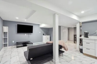 Cozy 1BR Basement Unit – Private Entry + Free Parking