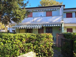 Exterior - Adriella-large, private garden, barbecue, swimming pool, 500 m from the sandy beach! (Bibione)