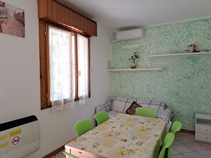 Dining - Adriella-large, private garden, barbecue, swimming pool, 500 m from the sandy beach! (Bibione)
