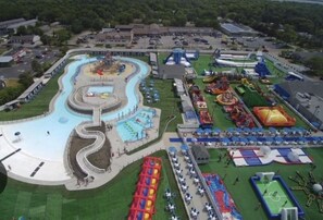 Pool - Dennis Port Beach House 40 Steps to the Sand. 3 Bedroom (Dennis)