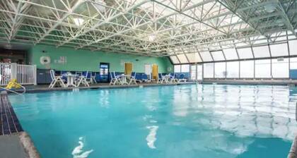 Oceanfront 1 Bedroom with Pool & Balcony